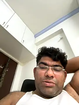 Snapshot of TELUGU-HYDDICK4u chatting on 11/03/25, 07:53 TELUGU-HYDDICK4u online show from 11/03/25, 07:53