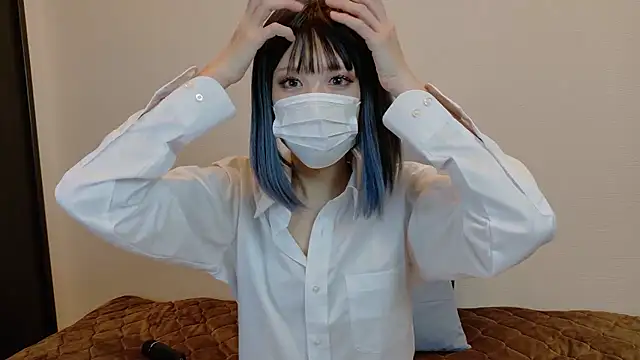 sarina at online show from 12/02/25, 09:25