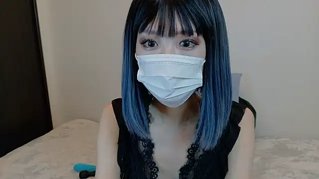 sarina at online show from 01/13/26, 04:18