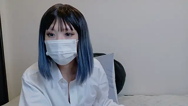 sarina at online show from 04/24/26, 09:34