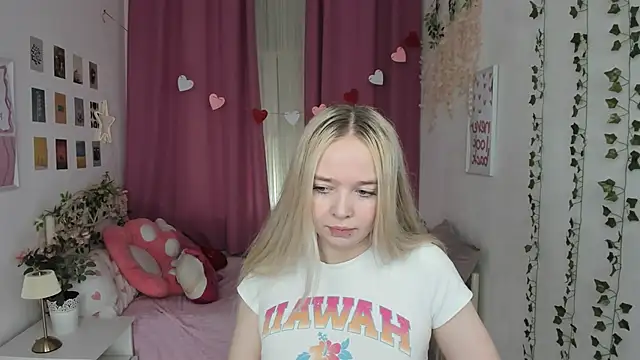 BellaMontgomery online show from 05/28/26, 10:07