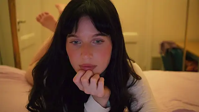 ellaa91 online show from 11/19/25, 04:07