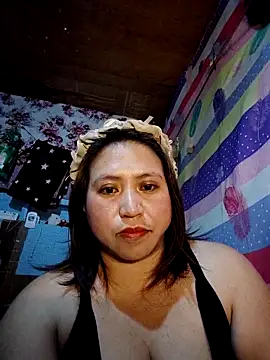 Snapshot of JennyLou_17 chatting on 02/20/26, 02:50 JennyLou 17 online show from 02/20/26, 02:50