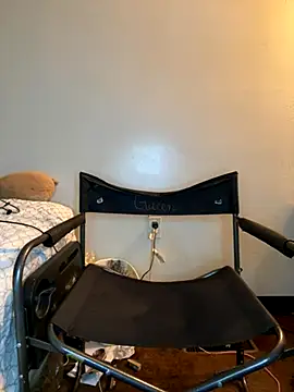 Snapshot of viceutk1 chatting on 10/26/25, 10:36 viceutk1 online show from 10/26/25, 10:36