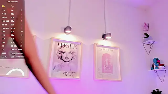 Snapshot of evan_voss chatting on 09/25/25, 10:35 evan voss online show from 09/25/25, 10:35