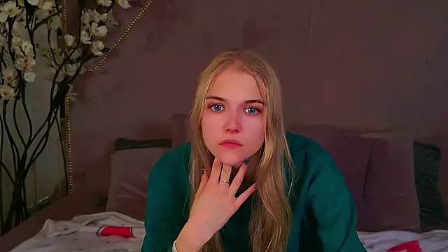 Snapshot of 4example_Chloe chatting on 09/25/25, 10:52 4example Chloe online show from 09/25/25, 10:52