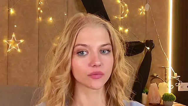 4example Chloe online show from 04/23/26, 12:40