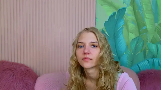 4example Chloe online show from 04/24/26, 05:32