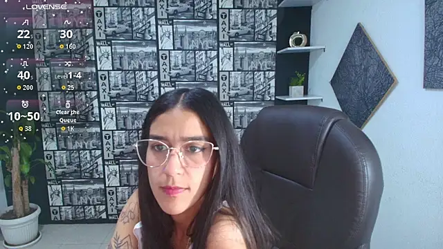 DanielaMonroe online show from 10/29/25, 09:16