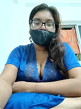 Snapshot of Elie_couple143 chatting on 10/19/25, 06:41 Elie couple143 online show from 10/19/25, 06:41