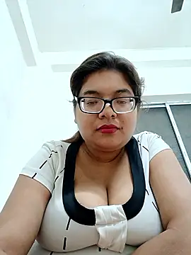 Elie couple143 online show from 12/17/25, 06:47