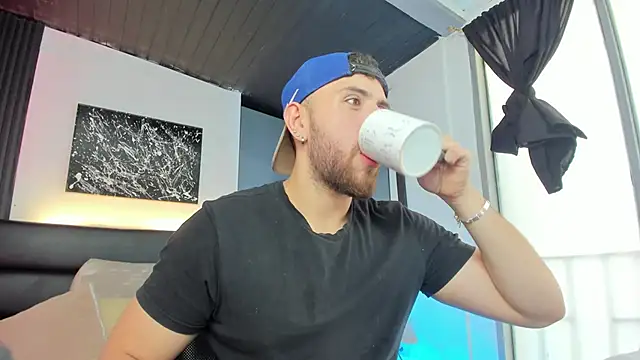 Snapshot of Maximo_Wolff chatting on 09/15/25, 08:31 Maximo Wolff online show from 09/15/25, 08:31