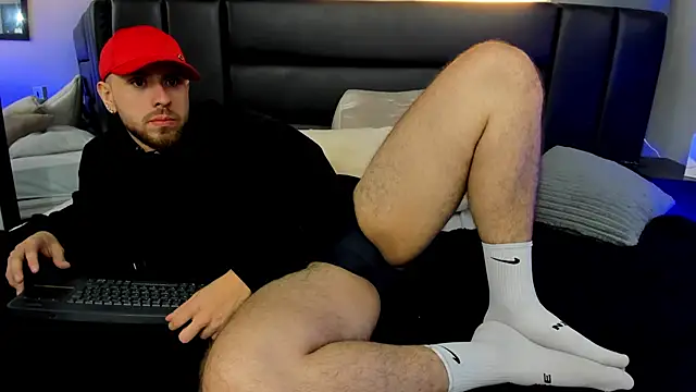 Snapshot of Maximo_Wolff chatting on 09/18/25, 09:06 Maximo Wolff online show from 09/18/25, 09:06