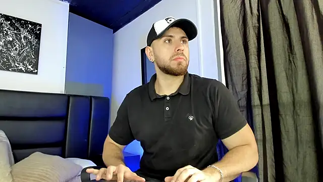 Snapshot of Maximo_Wolff chatting on 09/19/25, 08:20 Maximo Wolff online show from 09/19/25, 08:20