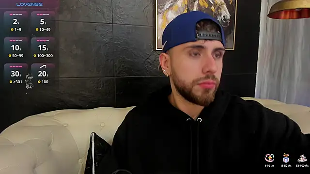 Snapshot of Maximo_Wolff chatting on 10/12/25, 08:02 Maximo Wolff online show from 10/12/25, 08:02