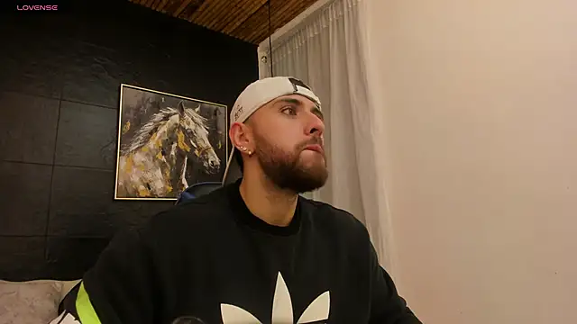 Snapshot of Maximo_Wolff chatting on 10/15/25, 07:58 Maximo Wolff online show from 10/15/25, 07:58