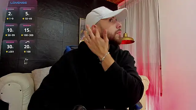 Snapshot of Maximo_Wolff chatting on 11/02/25, 08:00 Maximo Wolff online show from 11/02/25, 08:00