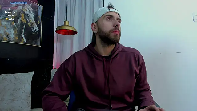 Snapshot of Maximo_Wolff chatting on 11/04/25, 08:08 Maximo Wolff online show from 11/04/25, 08:08