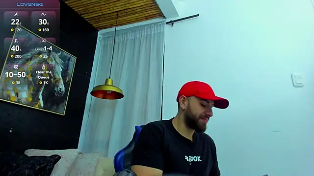 Snapshot of Maximo_Wolff chatting on 11/05/25, 08:09 Maximo Wolff online show from 11/05/25, 08:09