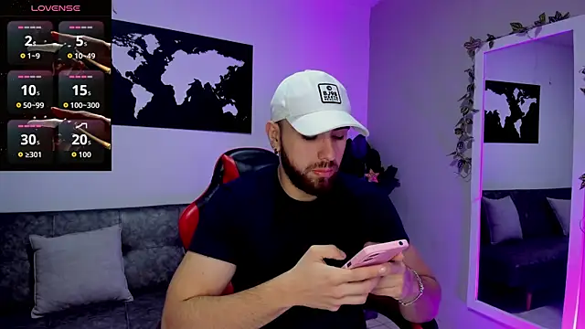 Snapshot of Maximo_Wolff chatting on 12/05/25, 08:16 Maximo Wolff online show from 12/05/25, 08:16