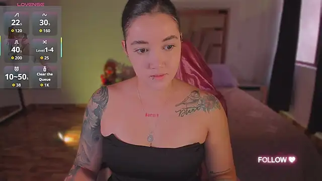 Snapshot of lunaarose chatting on 11/07/25, 03:34 lunaarose online show from 11/07/25, 03:34