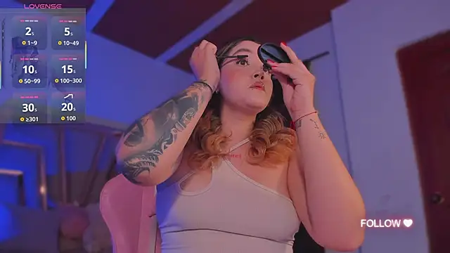 Snapshot of lunaarose chatting on 11/08/25, 05:34 lunaarose online show from 11/08/25, 05:34