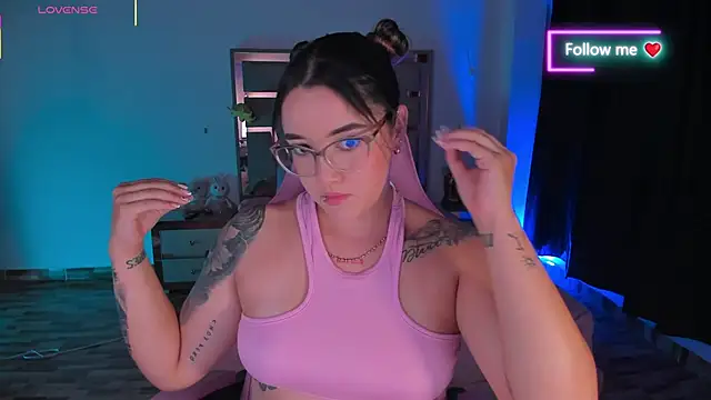 lunaarose online show from 02/14/26, 05:37