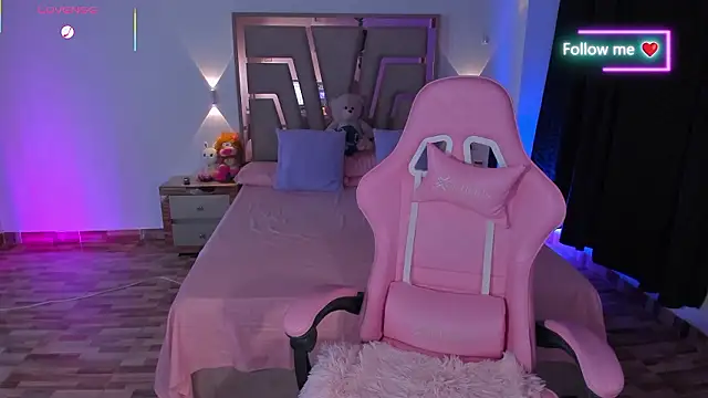 lunaarose online show from 03/10/26, 04:06