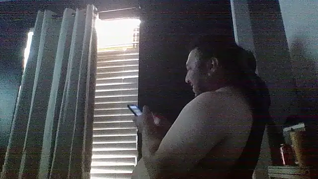 Snapshot of raredick chatting on 05/17/26, 01:36 raredick online show from 05/17/26, 01:36