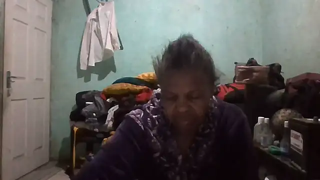 Snapshot of Nicky52 chatting on 09/18/25, 03:41 Nicky52 online show from 09/18/25, 03:41