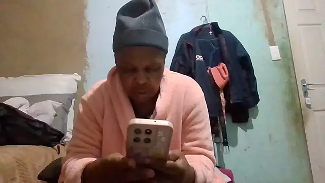 Snapshot of Nicky52 chatting on 05/19/26, 03:57 Nicky52 online show from 05/19/26, 03:57