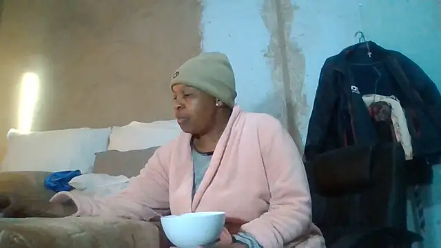 Snapshot of Nicky52 chatting on 06/20/26, 06:27 Nicky52 online show from 06/20/26, 06:27