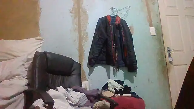 Snapshot of Nicky52 chatting on 07/21/26, 05:32 Nicky52 online show from 07/21/26, 05:32