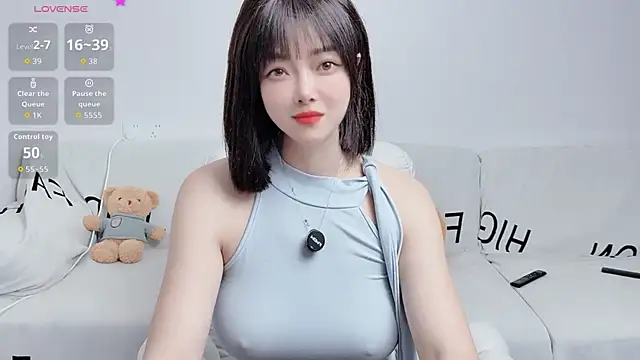 uikyy1 online show from 10/27/25, 08:07