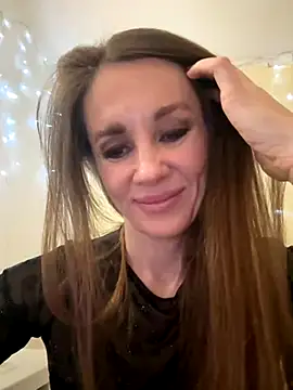 LucieMack online show from 10/29/25, 06:20