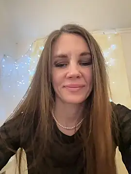 LucieMack online show from 11/24/25, 03:45