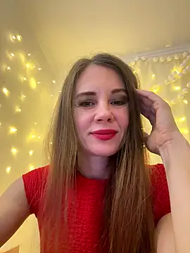 Snapshot of LucieMack chatting on 01/08/26, 02:03 LucieMack online show from 01/08/26, 02:03