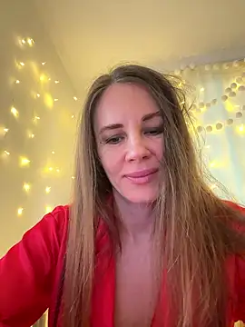 Snapshot of LucieMack chatting on 01/15/26, 05:23 LucieMack online show from 01/15/26, 05:23