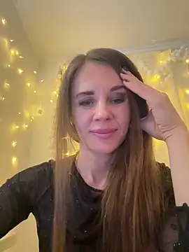 Snapshot of LucieMack chatting on 02/10/26, 03:38 LucieMack online show from 02/10/26, 03:38