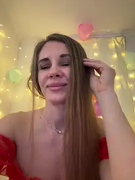 Snapshot of LucieMack chatting on 02/12/26, 02:56 LucieMack online show from 02/12/26, 02:56