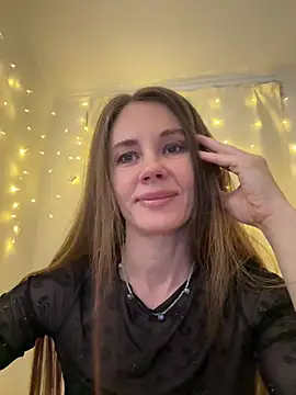 Snapshot of LucieMack chatting on 02/20/26, 05:13 LucieMack online show from 02/20/26, 05:13