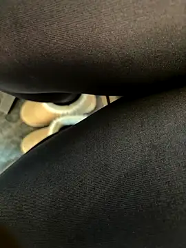 HiddenHoneyLDN online show from 10/04/25, 09:07