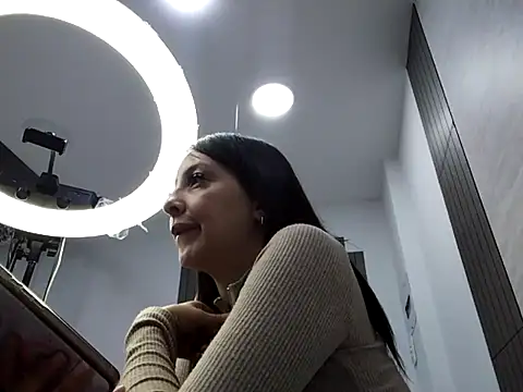 Savannah Monroe online show from 12/18/25, 08:04