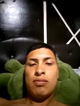 Snapshot of Jajajaue chatting on 12/20/25, 11:12 Jajajaue online show from 12/20/25, 11:12