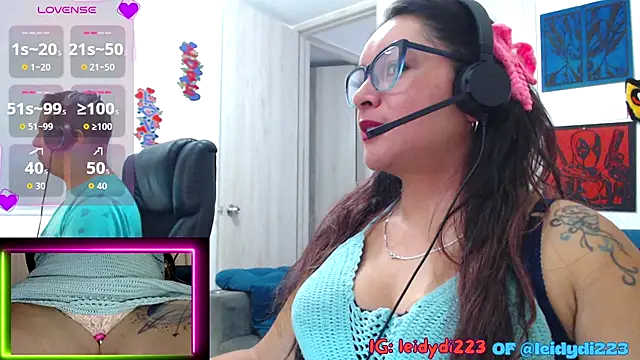 leidydi223 online show from 09/23/25, 01:25