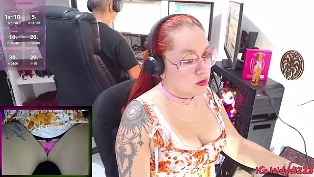 leidydi223 online show from 10/15/25, 01:22