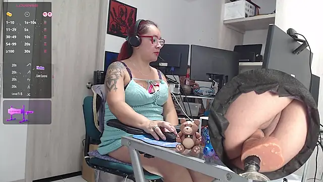 leidydi223 online show from 11/26/25, 02:23