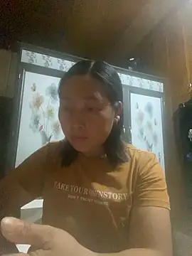 Snapshot of Lai005 chatting on 09/11/25, 12:00 Lai005 online show from 09/11/25, 12:00