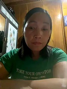 Snapshot of Lai005 chatting on 09/19/25, 09:32 Lai005 online show from 09/19/25, 09:32
