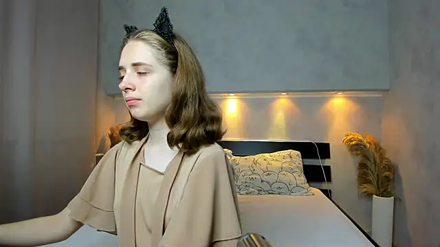 Camilla Kelly online show from 09/10/25, 12:10